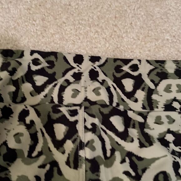 LULAROE LEGGINGS ONE SIZE 0/12 - Picture 7 of 10